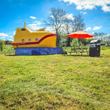 The Yellow Submarine Cheddar Dış mekan fotoğraf
