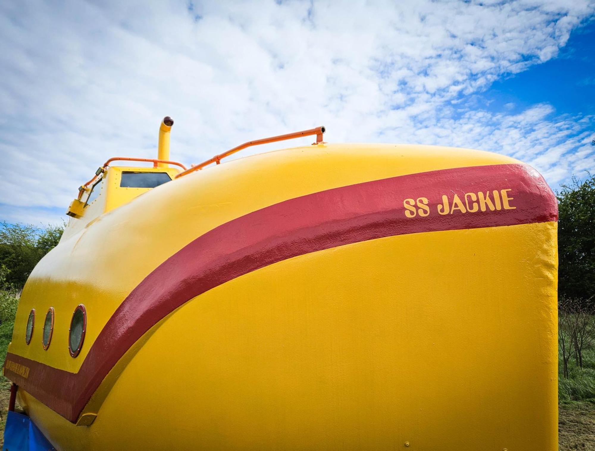 The Yellow Submarine Cheddar Dış mekan fotoğraf