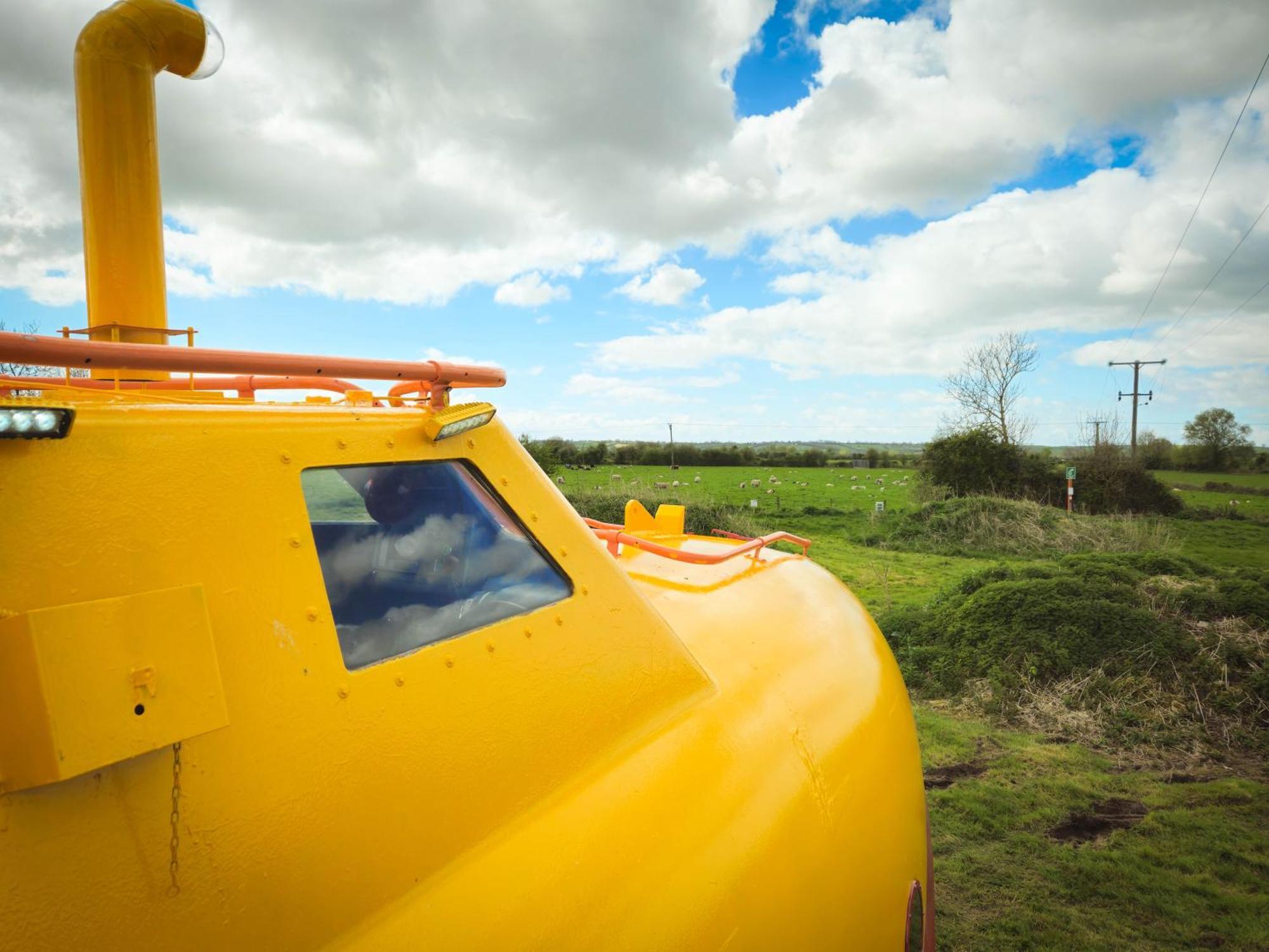 The Yellow Submarine Cheddar Dış mekan fotoğraf